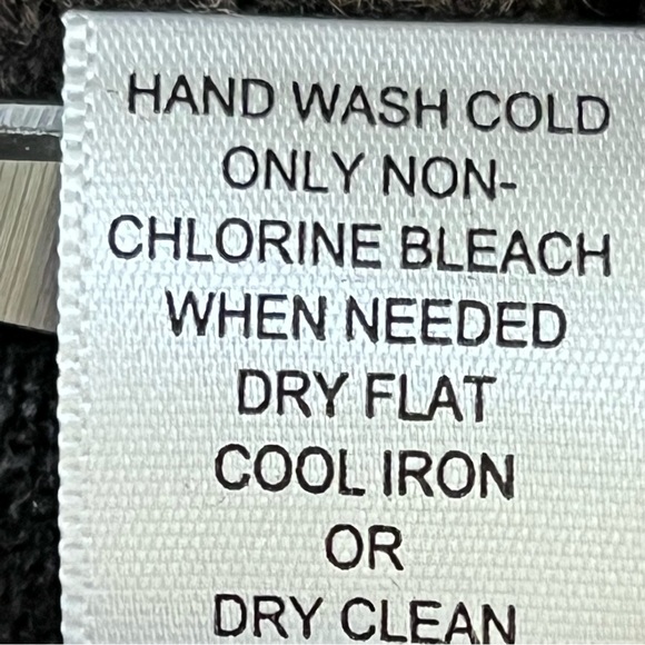 Men’s Banana Republic Extra Fine Merino Wool V-Neck Sweater Size Large - Picture 8 of 10